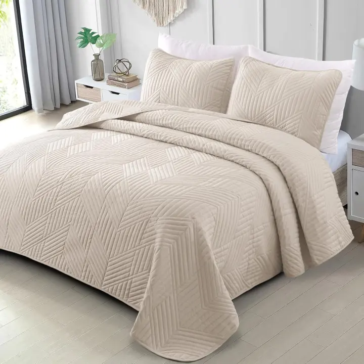 Ultrasonic Quilted Full/Queen Quilt Bedding Set — Beige Cream Microfiber